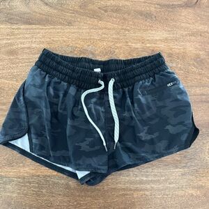 Vuori Camo Shorts